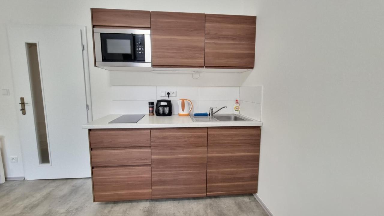 Finnem Rentals Jicinska Praga Exterior foto
